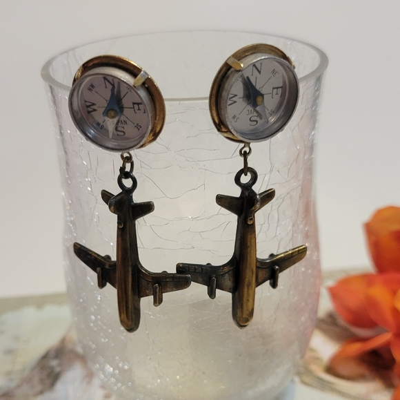 Source Unknown Jewelry - Compass and airplane ✈️ earrings